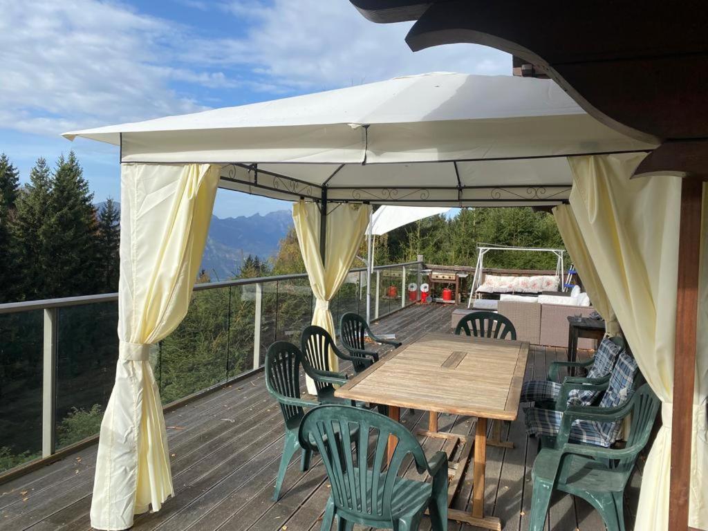 Chalet Traditionnel Avec Jacuzzi Exterieur Bex
