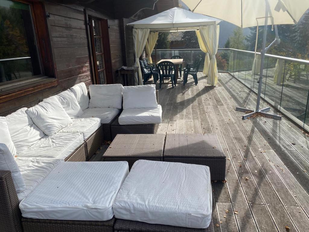 Traditionnel Avec Jacuzzi Exterieur